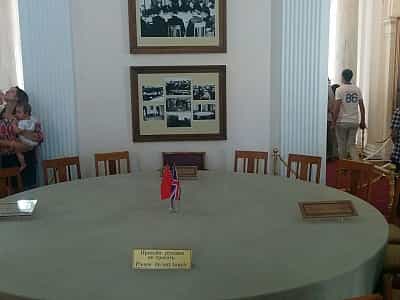 Кабінет для переговорів в Лівадійському палаці
