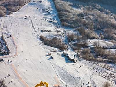 Спуски гірськолижного комплексу "PolianSki" в селі Поляна