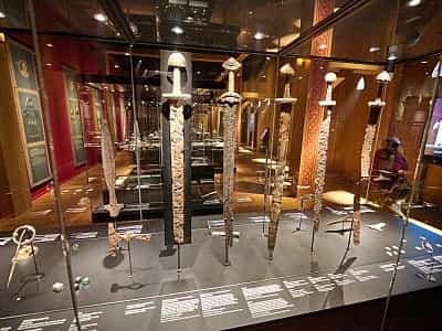 мечі вікінгів в cкарбниці Національного музею історії України