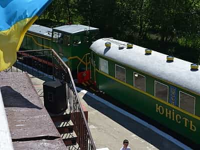 Луцьку дитячу залізницю збудували 1954 року. Вона включає в себе дві станції - "Росинка" і "Фонтан". В часи незалежності України на ній було організовано поїзний радіозв'язок.