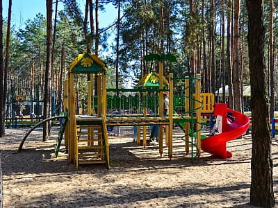 Дитяча площадка в заміському комплексі "Sobi Club" в селі Хотянівка біля Києва 