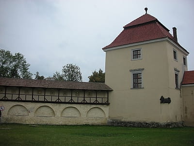 Споруда 1594 року будівництва, що була збудована за наказом видатного політичного та військового діяча - коронного гетьмана та канцлера Станіслава Жолкевського.