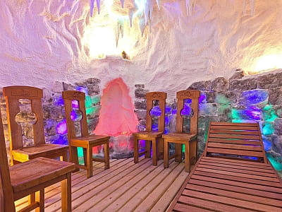 Соляна печера в заміському-комплексі відпочинку "Шепільська" в Львівській області