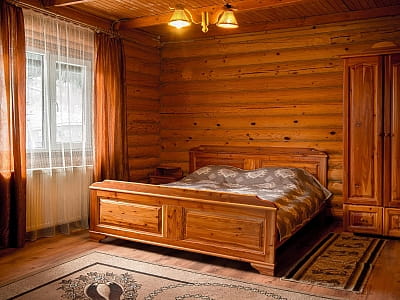 Номер в готелі в гірськолижно-туристичному комплексі "Мигово" в Чернівецькій області