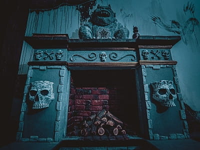 Містична пригода "Портал Привидів" де вам потрібно закрити портал в демонічний світ доки темні істоти не змогли використати його для захоплення нашого