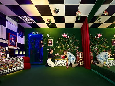 Квест-кімната "Аліса в країні пригод" в ТРЦ “Хрещатик Сіті” в місті Черкаси