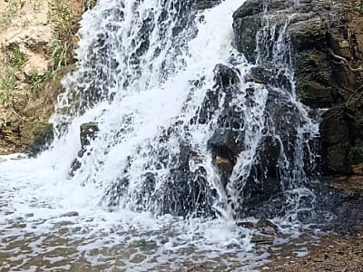 Вільнянський водоспад у селі Дерезівці Запорізької області